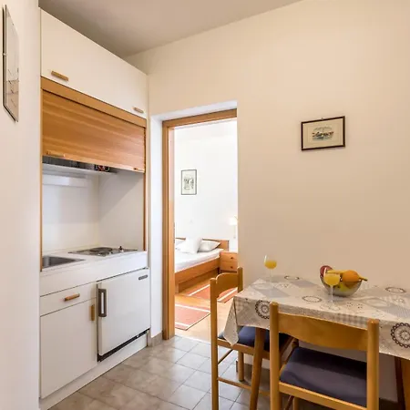 With Parking Space - Makarska - 301 아파트 바스카보다