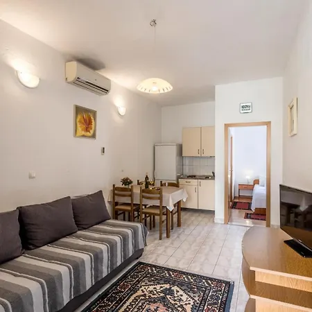 With Parking Space - Makarska - 301 아파트 바스카보다